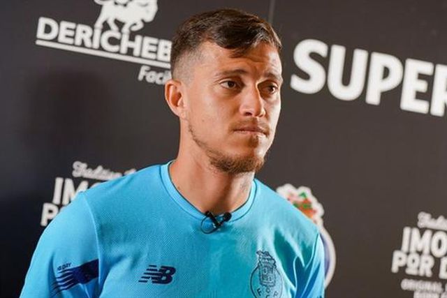 Al Nassr lança novo 'ataque' por Otávio