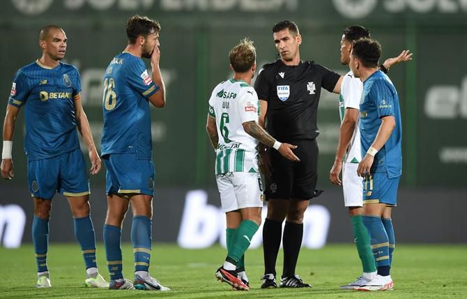 A análise de Duarte Gomes aos casos do Rio Ave-FC Porto