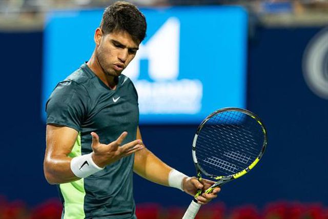 Alcaraz falha meias-finais em Toronto