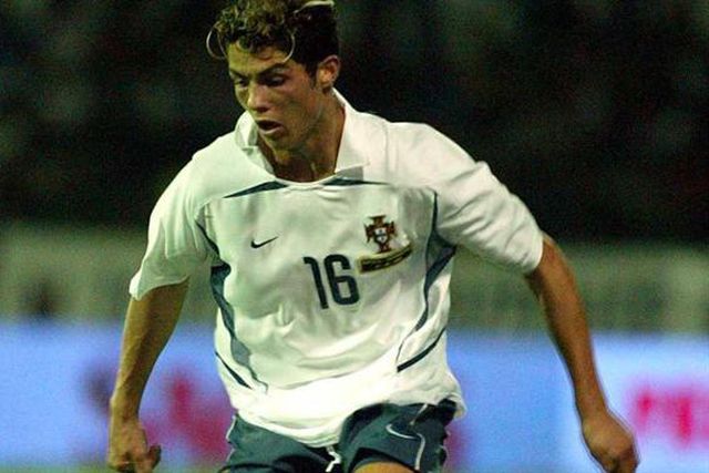 Ronaldo estreou-se há 20 anos. Lembra-se? (vídeo e fotos)