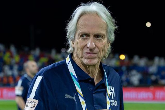 Luís Castro e Jorge Jesus com olhos na final da Champions Árabe