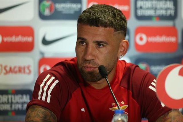 «Que o árbitro cumpra e não interrompa tantas vezes»