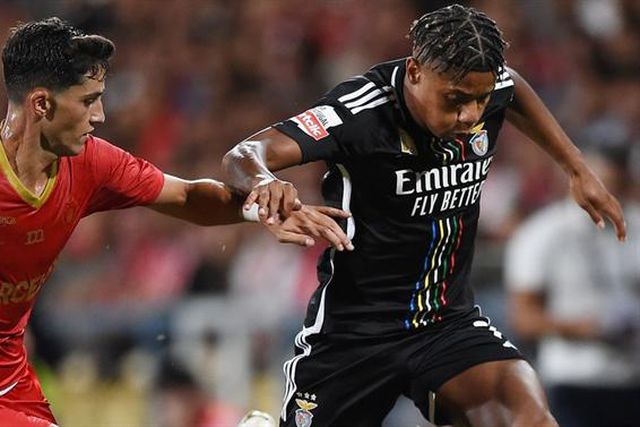 A reação contundente da mulher de Neres ao 'ver' o marido no banco