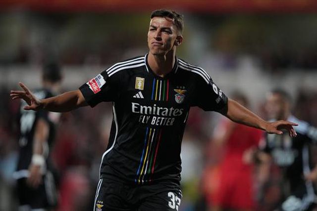 Suspeito do costume entra... e marca (veja o golo)