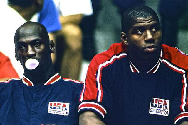 Curry diz que é o melhor base de todos os tempos, Jordan diz que não