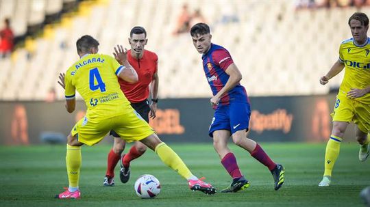 Barcelona arranca primeira vitória nos minutos finais (veja os golos)