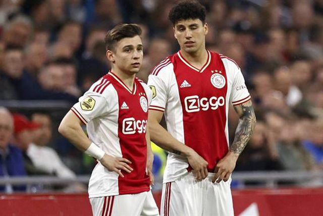 Lateral-direito do Ajax apontado aos dragões