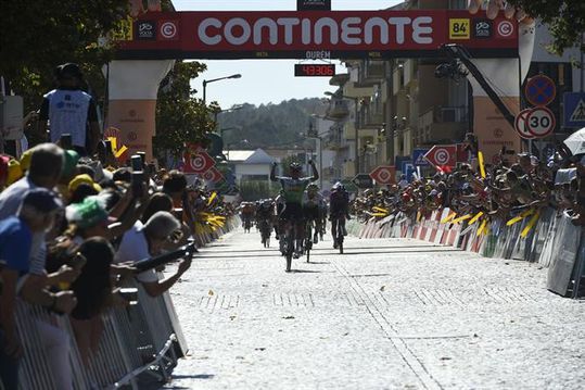 Linarez vence 1.ª etapa, Reis mantém amarela