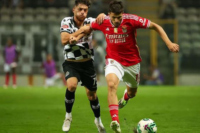 Jurásek saiu lesionado