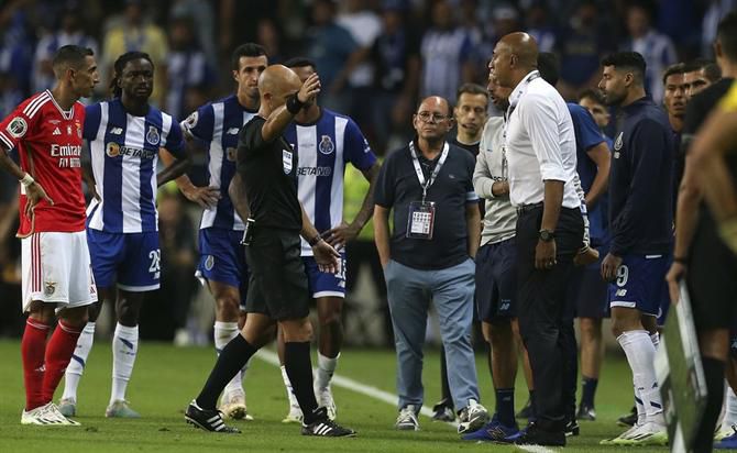 Depois da polémica na Supertaça: Luís Godinho a apitar... na Arábia Saudita