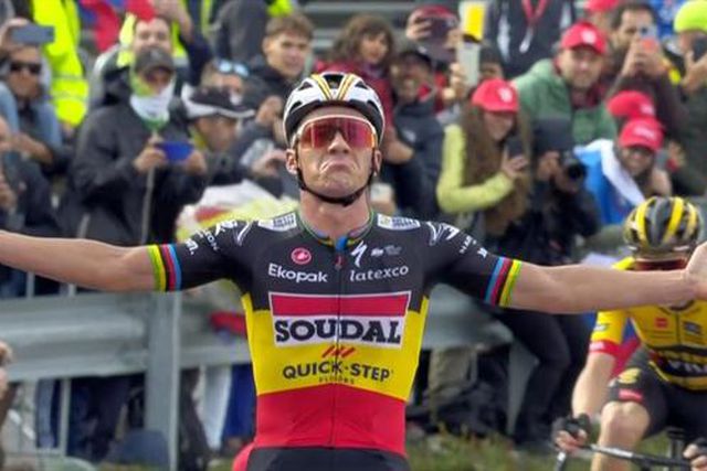 Evenepoel vence e conquista 'vermelha', João Almeida com os melhores