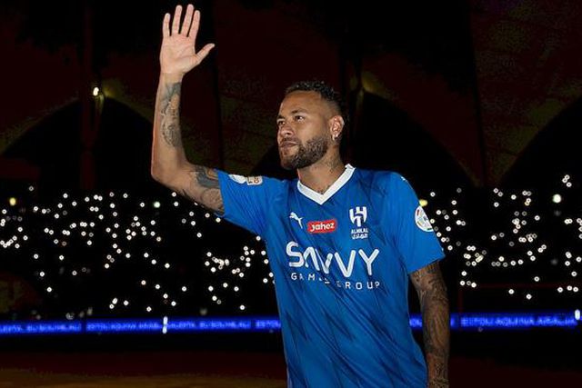 Neymar recebido em apoteose: «Estou impressionado!» (vídeo)