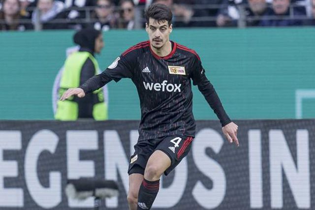 Entrevista A BOLA a Diogo Leite, parte II: «Entrámos para o aquecimento e o estádio já estava cheio, não se vê muito em Portugal» (vídeo)