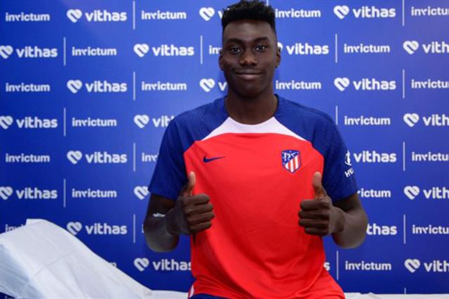 Oficial: Simeone reforça ataque