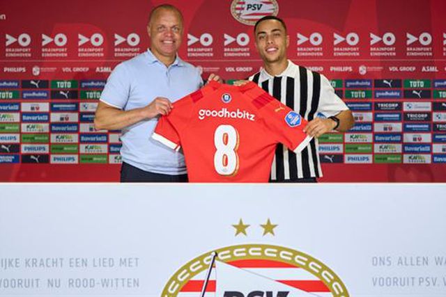 Oficial: Dest ruma ao PSV e abre espaço para João Cancelo