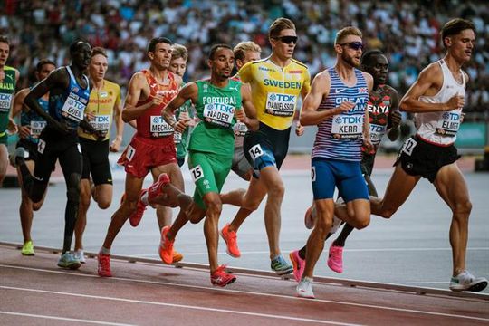 Isaac Nader na final dos 1500 metros dos Mundiais