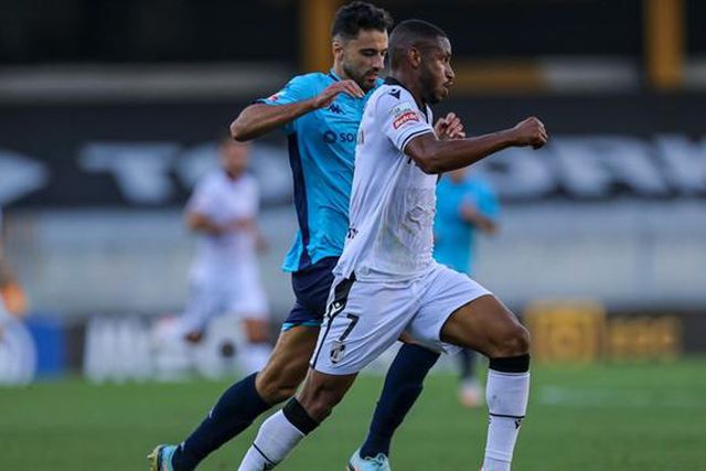 V. Guimarães vence Vizela na estreia de Turra e é líder isolado - para já (veja o resumo)