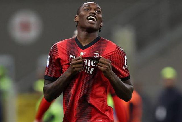 Pioli rendido: «Rafael Leão tem superpoderes»