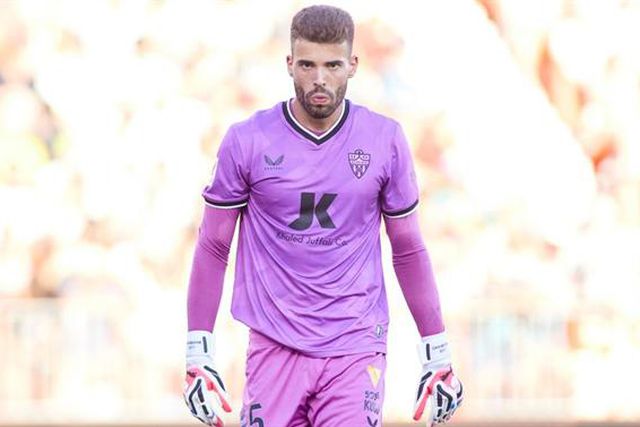 Luís Maximiano segura um ponto ao Almeria e Samuel Costa marca em Granada