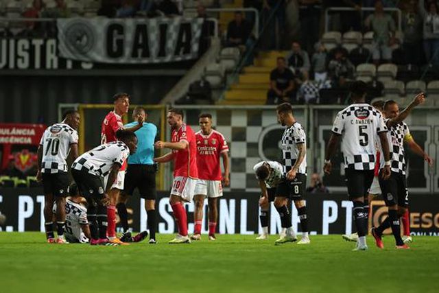 Musa conhece castigo e multa