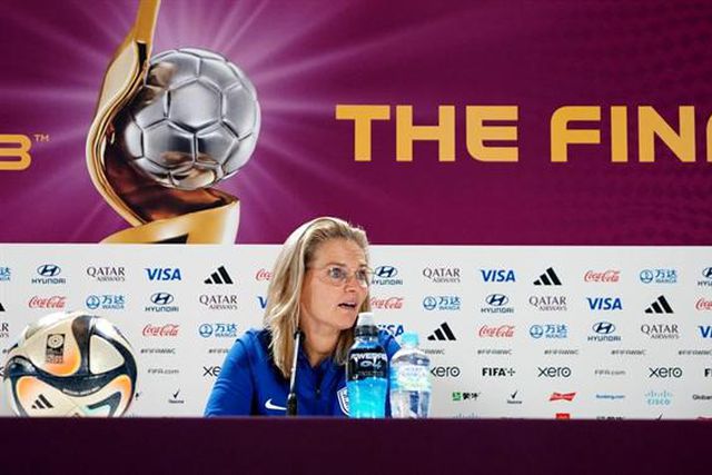 Selecionadora assume «desespero» em Inglaterra: «Todos falam de 1966»