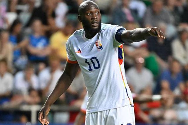 Expectativa na ‘Operação Lukaku’: jato com delegação do clube seguido por milhares