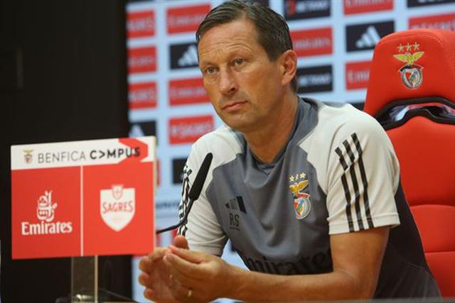 Schmidt fala sobre a possibilidade de voltar a ter Gonçalo Guedes