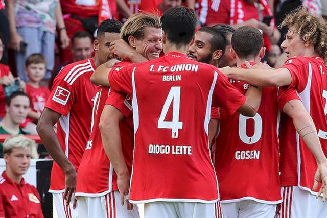 Union Berlim goleia com Diogo Leite titular