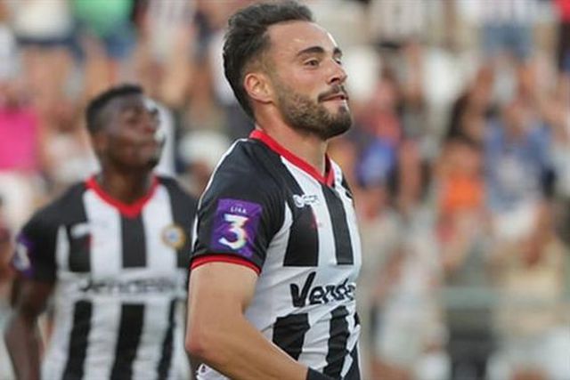 Mais de quatro mil espectadores no primeiro jogo