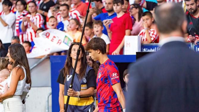 Depois de assobiado, João Félix foi insultado (vídeo)