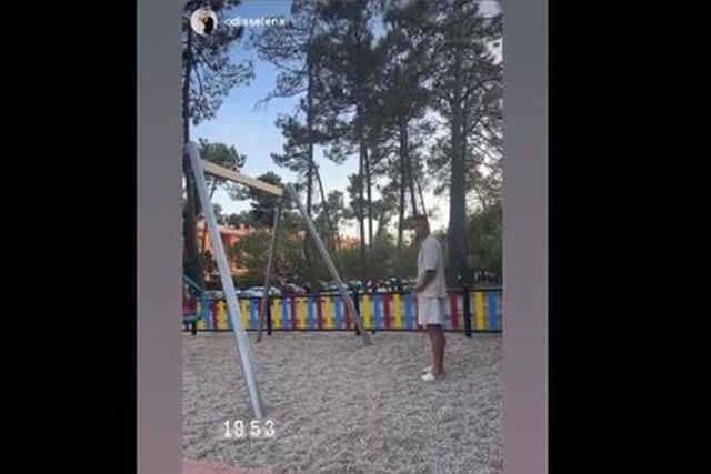 Benfica a jogar, Vlachodimos a brincar... com a filha (vídeo)