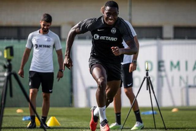 Passe de Catamo só com negociação com o Amora