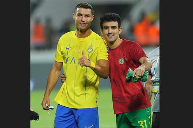 Publica fotografia com CR7 e escreve: «Com o segundo melhor jogador da história»