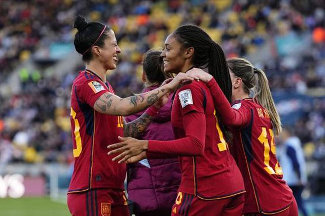 Espanha faz história à custa das vice-campeãs