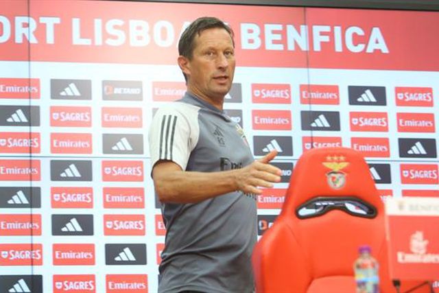 Vlachodimos e Schjelderup: Roger Schmidt aborda mercado