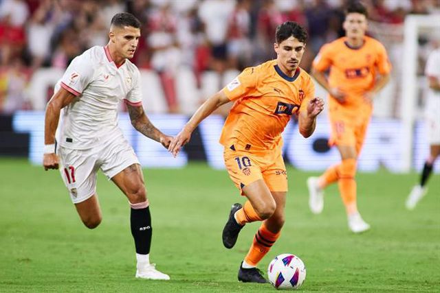 Valência com dedo de Almeida