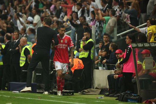 Sondagem: Roger Schmidt fez mal ao substituir Di María no jogo com o Boavista? Veja o resultado final