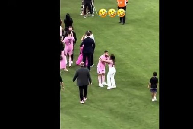 O beijo que Jordi 'Messi' Alba quase ganhou da mulher do argentino (vídeo)