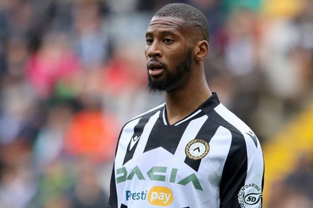 Beto faz exames em Liverpool