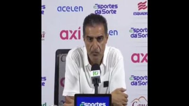 Renato Paiva ‘picado' com jornalista: «Se eu fosse cobarde já tinha ido embora»