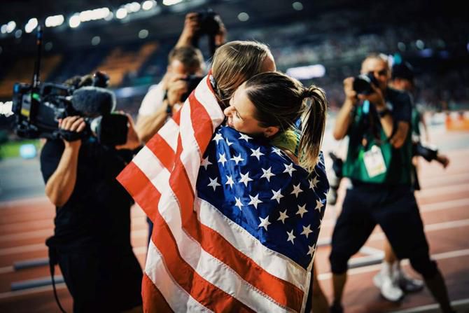 Atletas concordam em partilhar medalha de ouro na vara (vídeo)