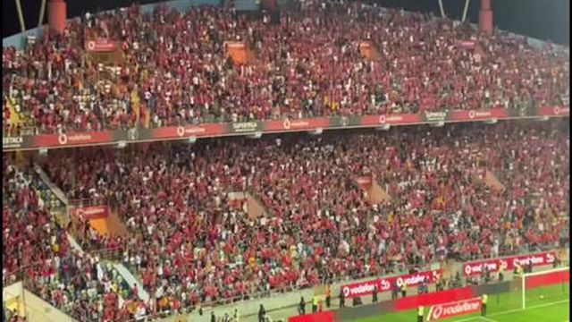 «O campeão voltou», cantou-se em Aveiro