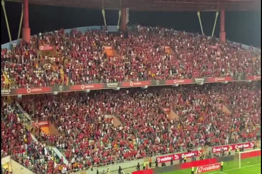 «O campeão voltou», cantou-se em Aveiro