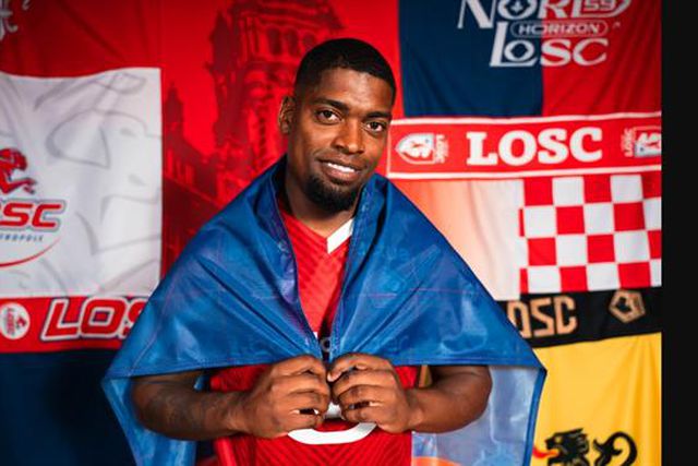 Oficial: Português formado no Benfica é anunciado na equipa de Paulo Fonseca