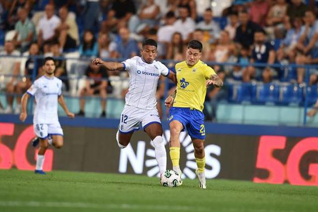 Vizela e Arouca empatam: quatro golos e duas expulsões (veja o resumo)