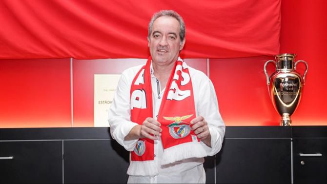 Paulo Almeida continua no comando da equipa feminina do Benfica