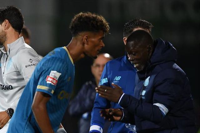 «Um toque dentro da área, já se sabe como é…»