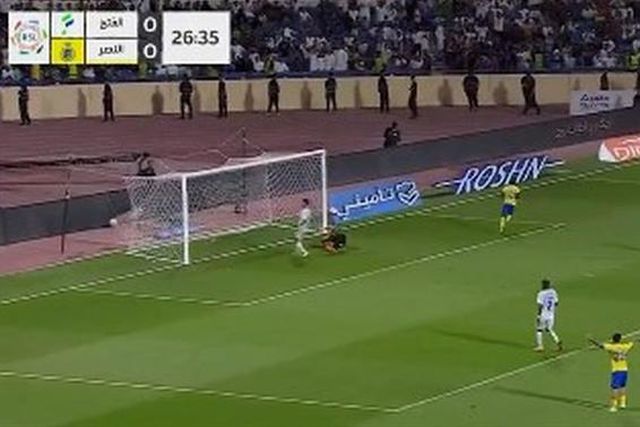 Ronaldo assiste de calcanhar e depois faz o 2-0 (veja os golos)