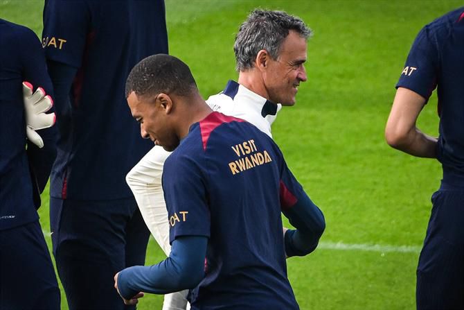 Luis Enrique confirma «boa forma» de Mbappé