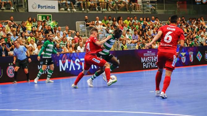 Melhor time de futsal feminino do mundo em 2019 se adéqua à